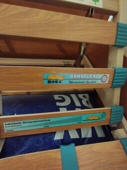 Kompletní postel s roštem a matrací - 5