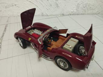 Ferrari 250 Testa Rossa 1/18 - 5