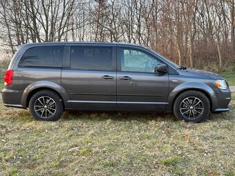 Dodge Grand Caravan - 5