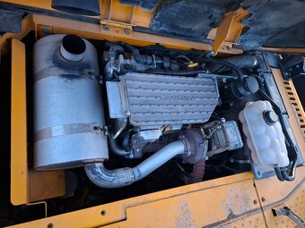 Prodám Jcb js 130 lcT4 - 5