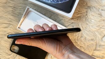 Prodám černý iPhone XR 64GB - 5