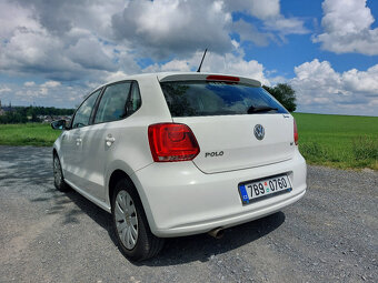 Prodám VW polo 5 s benzinovým motorem 1,4 a výkonem 63kW - 5