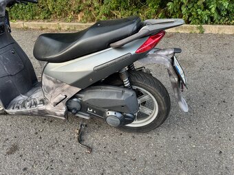 Skútr Aprilia Sportcity 200 - 5