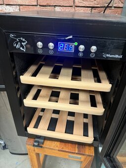 VINOTÉKA HUMIBOX US 12 DARK - 5
