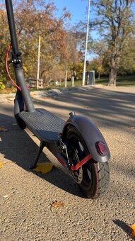 Xiaomi Scooter PRO s nabíječkou - 5