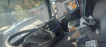 nákladní vůz Volvo 330 FM - 5