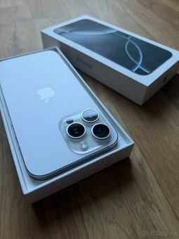 Apple iPhone 16 Pro Max 256GB bílý titan - 5