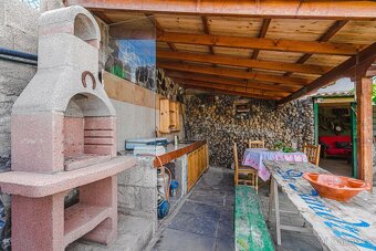 Rustikální farma s vinicí a ovocnými sady na prodej v Guía d - 5