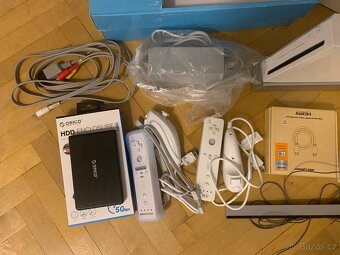 Nintendo Wii - 2 ovladače - 300G HDD - JPN (prodej sbírky) - 5