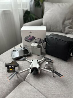 Dron DJI Mini 4 Pro Fly More Combo (DJI RC 2) - 5