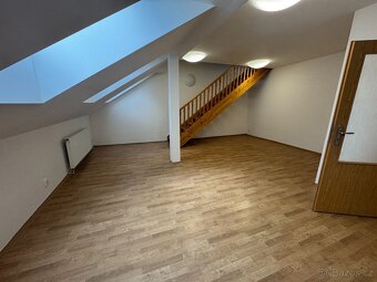 Prostor k bydlení (4B) v centru Jablonce nad Nisou - 5