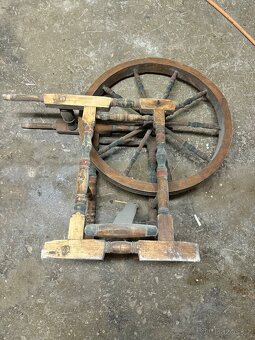 Kolovrátky 2ks , brusný kamen , váza - 5