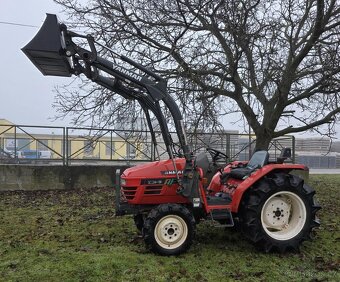 YANMAR AF250D s originálním čelním nakladačem - 5