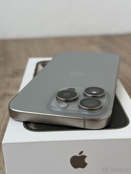 Apple iPhone 15 Pro 256 GB - 5