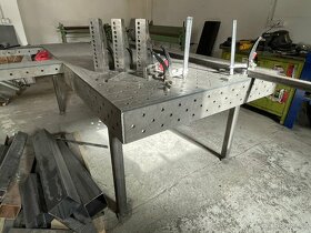 Svařovací zámečnický stůl velikosti 2000 x 1200 mm - 5