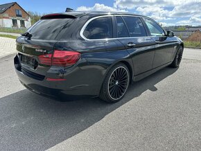 BMW 525 D Xdrive luxory 4x4 - 5