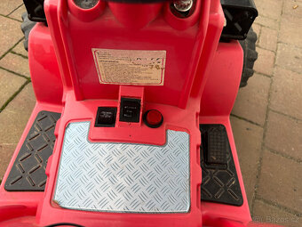 Dětský elektrický traktor s přívěsem - 5