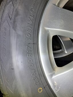 Alu kola s pneu 235 65 R17 zimni Mercedes . - 5