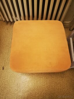 Pomerančový gauč na prodej - 5