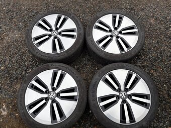 Alu orig letni sada Volkswagen 5x112 7J ET40 225/45 R17 - 5