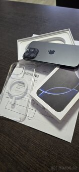 Apple iPhone 16 Pro Max 512GB -černý titan - 5