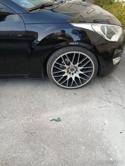 Hyundai Veloster - 5