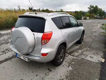 Prodám Toyota Rav 4 mk3 2.0 112KW automat - 5