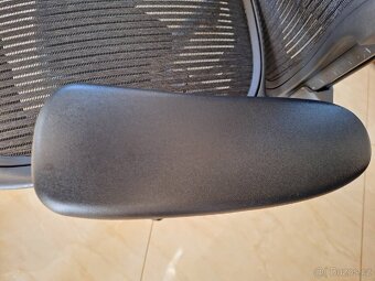 Zidle Herman miller aeron - 5