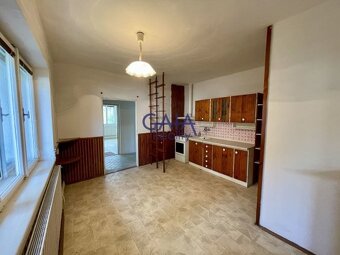 Louka - Rodinný dům k rekonstrukci na úpatí Bílých Karpat - - 5