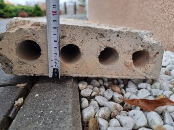 Betonový překlad 270×1480×85 – cena 300 Kč - 5