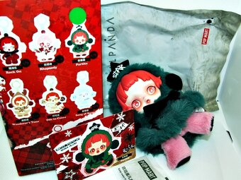 č.1 🐼POP MART SKULLPANDA plyšová panenka , přívěsek PARTITA - 5