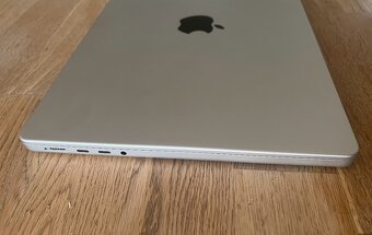 Apple MacBook Pro 14" / M3 / 8GB / 512GB / stříbrný - 5
