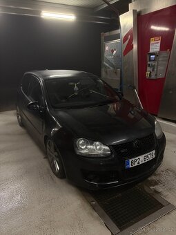 Volkswagen Golf GTI Pirelli - 5