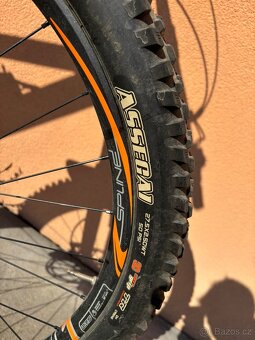 Enduro kolo Focus Sam - DT SWISS ráfky, FOX 34 vidlice, Rock - 5