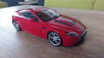 Modely AutoArt a Kyosho 1:18 - 5
