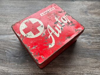 SANITAS - AUTO dobová lékárnička ( včetně obsahu ) - 5