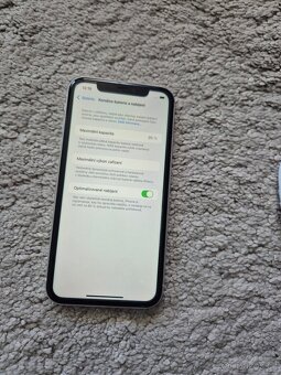 iPhone 11 64gb baterie 95% - 5