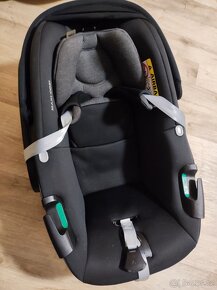 Maxi Cosi Pebble 360 včetně otocne báze 2022 Essential Black - 5