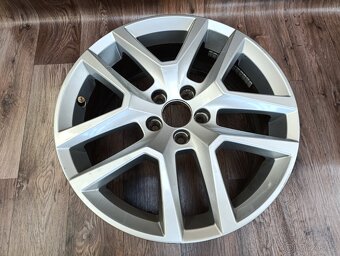 5x108 Volvo 7,5Jx18 ET55 číslo dílu 31445568 alu disky - 5