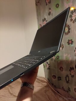 Acer travelMate p215-52 - 5