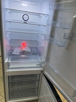 Nepoužitá širší lednice Beko B5RCNE565HXP - 5