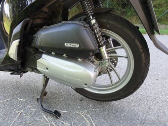 HONDA SH 150i,pouze 6 850 km, TOP STAV, STK do 05/2029 - 5