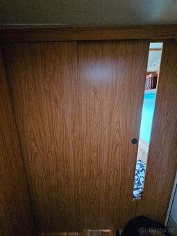 Karavan Knaus – kompletně zařízený, celoročně obyvatelný - 5
