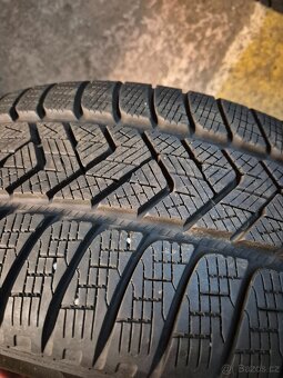 5x108 volvo 235/50 R19 - 5