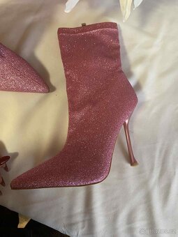 Růžové třpytivé kotníkové kozačky SIMMI London - 5
