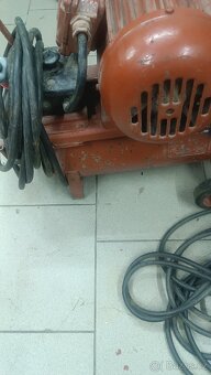 Starý kompresor - 5