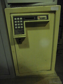 Trezor s elektronickým zámkem nefunkční za 500 kč - 5