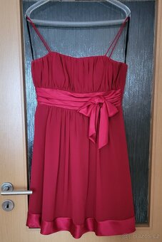 Hodí se ti tyhle všechny společenské šaty? - 5