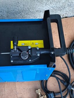 Prodám co2 svářečku Güde MIG 155/6W. - 5