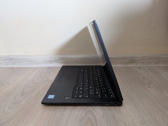 ▼DELL Latitude 7390 2-in-1 - 13,3" / TOUCH / 8GB / SSD / ZÁ - 5